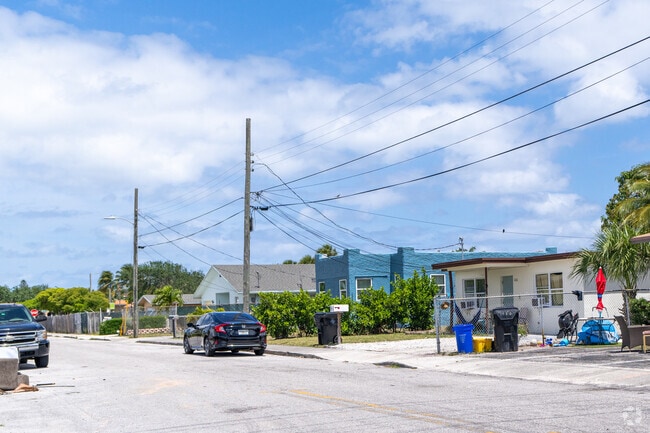 Relaxing areas abound in the Whispering Palms neighborhood of Lake Worth.