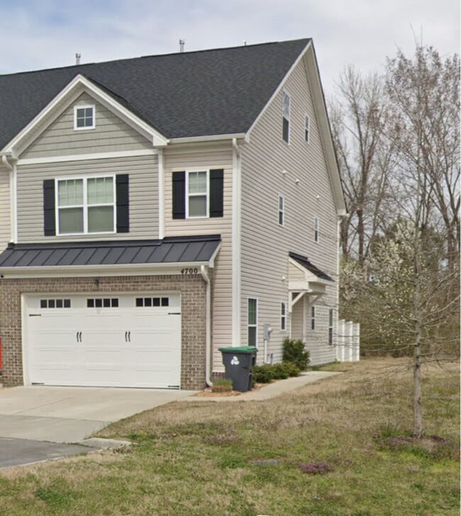 4700 Kilby Dr, Virginia Beach, VA 23464