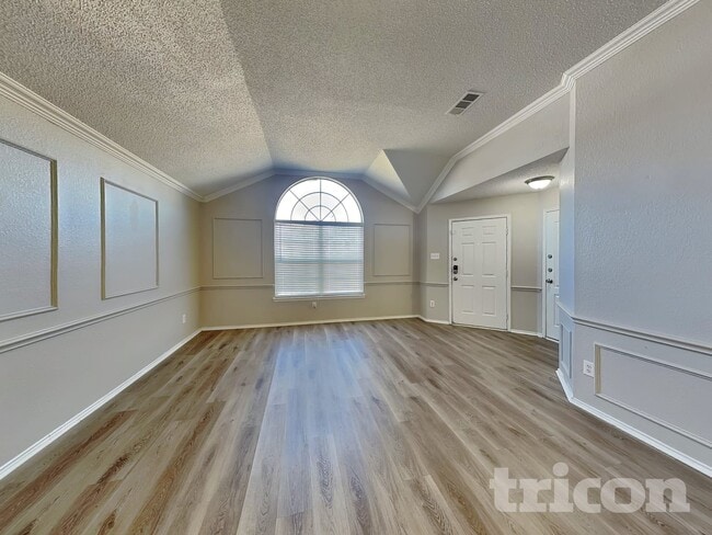 304 Dakota Dr, Arlington, TX 76002 - photo 3