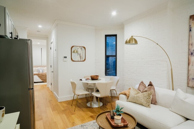 Lenox Row unit FL4-ID1021978P, New York, NY 10021 - photo 7