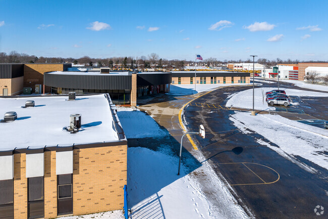 Lighthouse Elementary School, Campus Overview.
