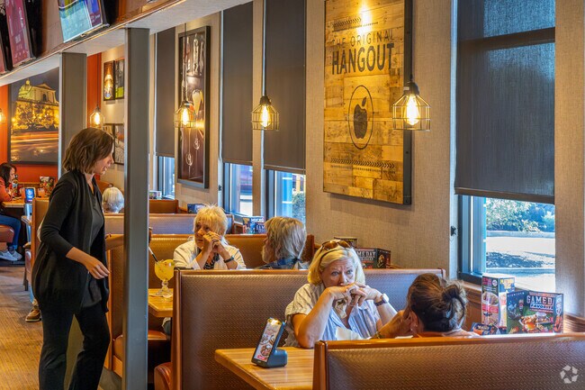 Applebee's is a Garden Height's lunch-special restaurant conveniently located on Plank Road.