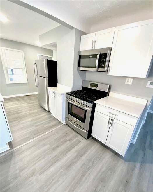 4172 Lambert Rd, Cleveland, OH 44121 - photo 6