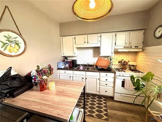 31 Washington St, Auburn, NY 13021