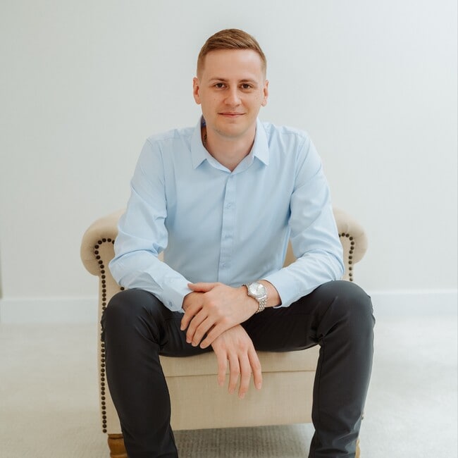 Agent Photo