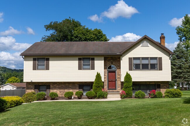 Split level homes are one of the most common style of home in Loop.