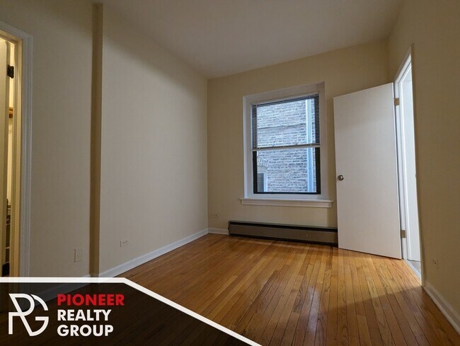 633 W Barry Ave unit 2, Chicago, IL 60657 - photo 5