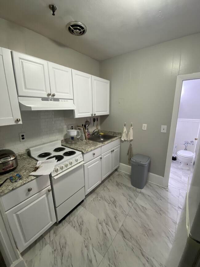 27 Aberdeen St Unit 3, Boston, MA 02215