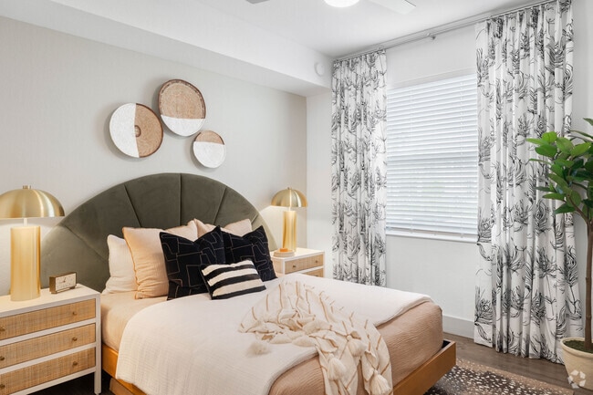 2BR, 2BA - 1064SF