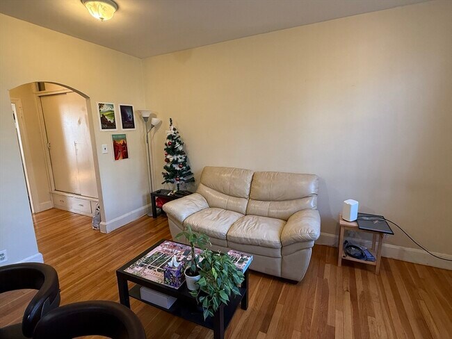 97 W Cedar St unit 2, Boston, MA 02114 - photo 4