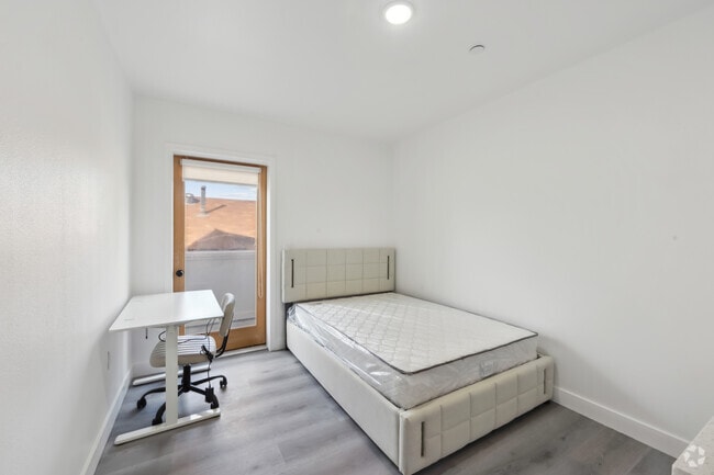 The Nest at 1299, Los Angeles, CA 90007 - photo 2