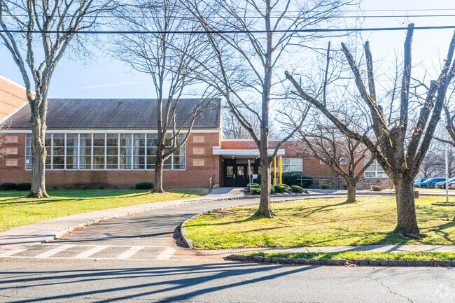 Bloomindale Avenue School can be found off Bloomingdale Avenue in Cranford.