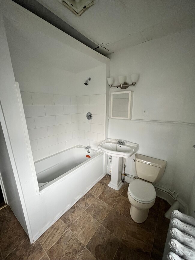 33 W Commerce St unit B, Chambersburg, PA 17201 - photo 4