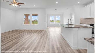 13906 Bay Crest Dr, Texas City, TX 77568