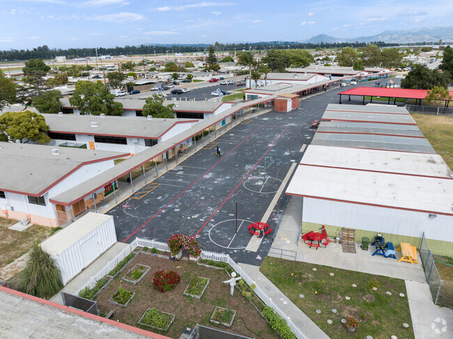 Students at Rio Plaza Elementary School in Oxnard, Ca have many options for play.