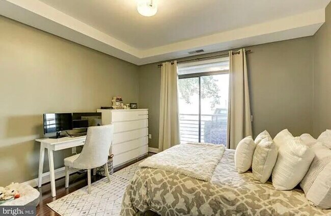 The Henry unit 121, Alexandria, VA 22314 - photo 4