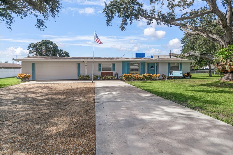 3012 52nd Ave Dr W, Bradenton, FL 34207 - photo 1