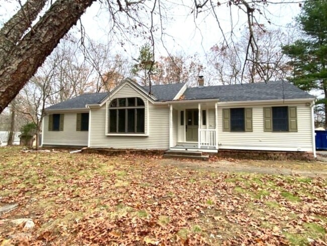 42 Belfield Dr, Johnston, RI 02919 - photo 2