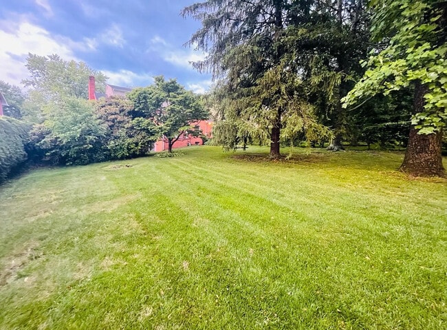 1406 Hillcrest Dr, Blacksburg, VA 24060 - photo 4