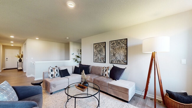 724 Maddie Ln, Tiffin, IA 52340 - photo 3