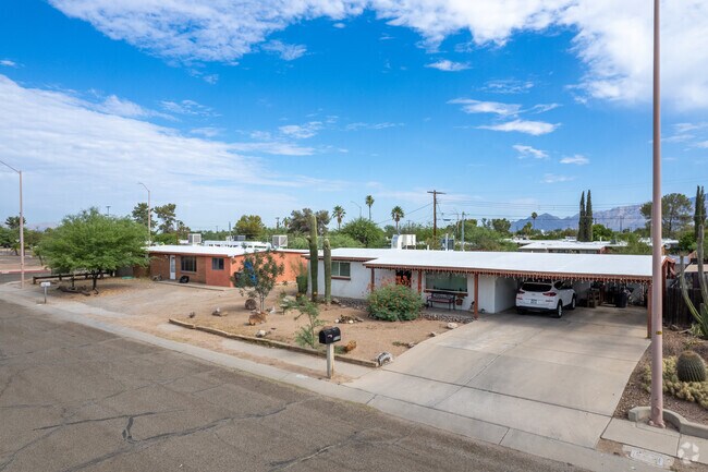 A double carport home in Myers.