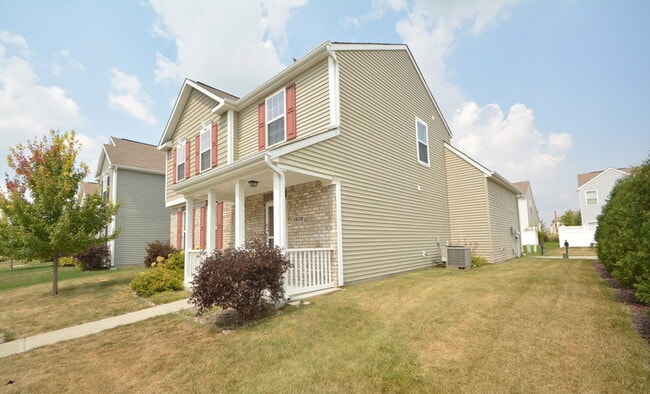 13172 S Elster Way, Fishers, IN 46037 - photo 2