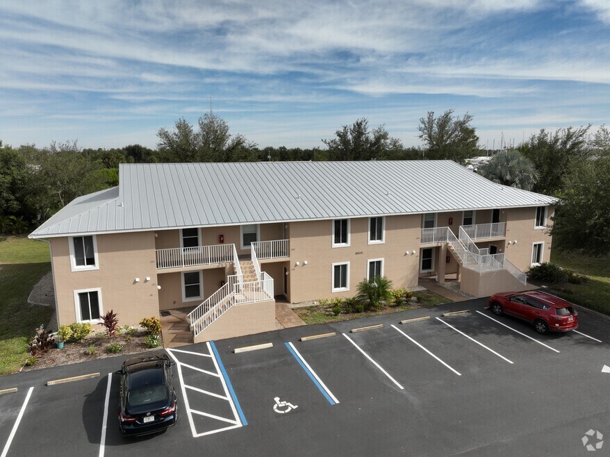 9850 Fiddlers Green Cir unit 130, Rotonda West, FL 33947 - photo 2