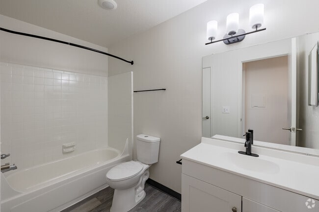 2BR, 2BA - 1,020SF - Primary Bathroom