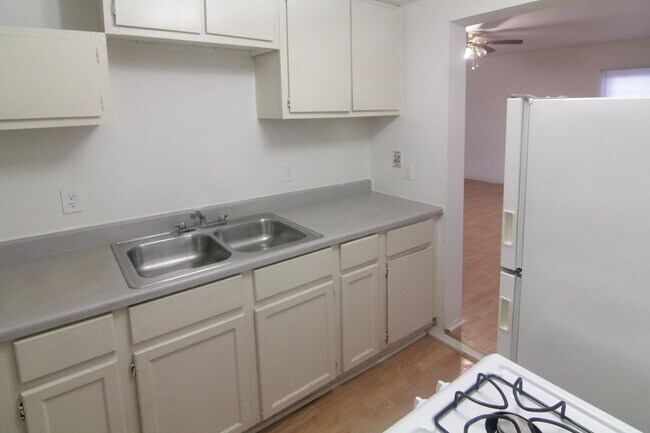 412 Union St unit 2, Pittsburgh, PA 15221 - photo 3