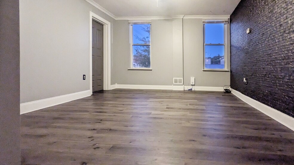 145 W Benson St unit 1, Cincinnati, OH 45215 - photo 1