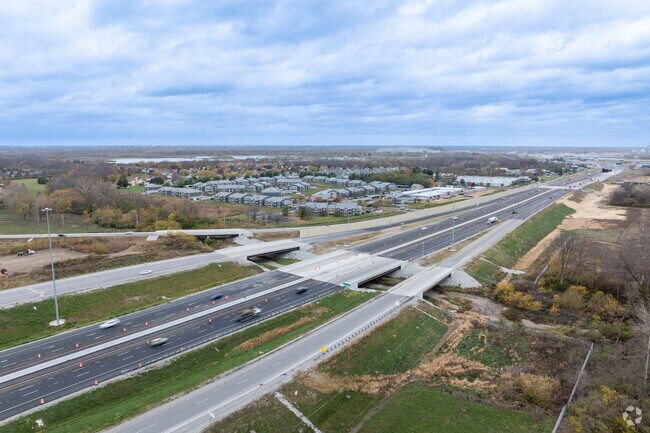 Sunshine Gardens is conveniently located near Interstate 69 which makes getting around a breeze.