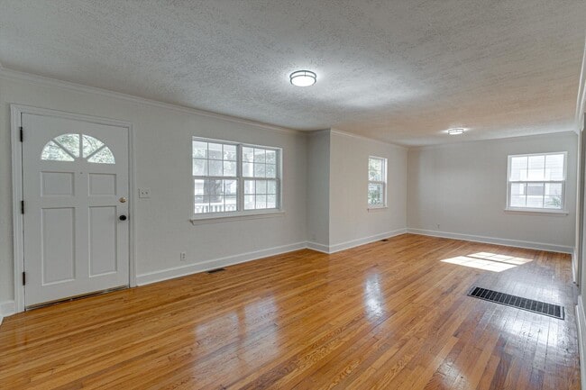 4910 Golfview Dr, Chattanooga, TN 37411 - photo 2