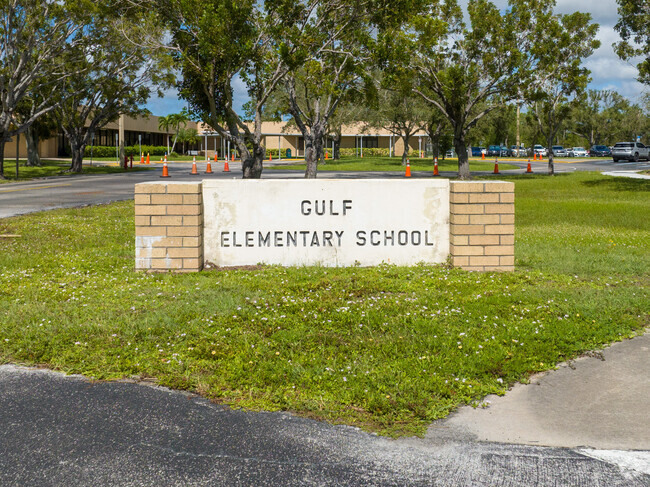 Gulf Elementary School in Cape Coral has a 17:1 student to Teacher ratio.