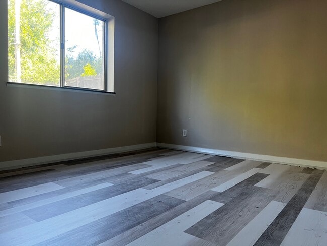 1616-1634 W 42nd St, Davenport, IA 52806 - photo 5