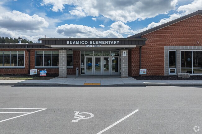 Suamico Elementary School has 298 students and earns an A grade on Niche.