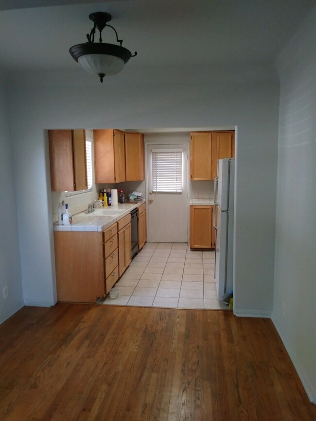 910 Robinson St unit 910, Los Angeles, CA 90026 - photo 4