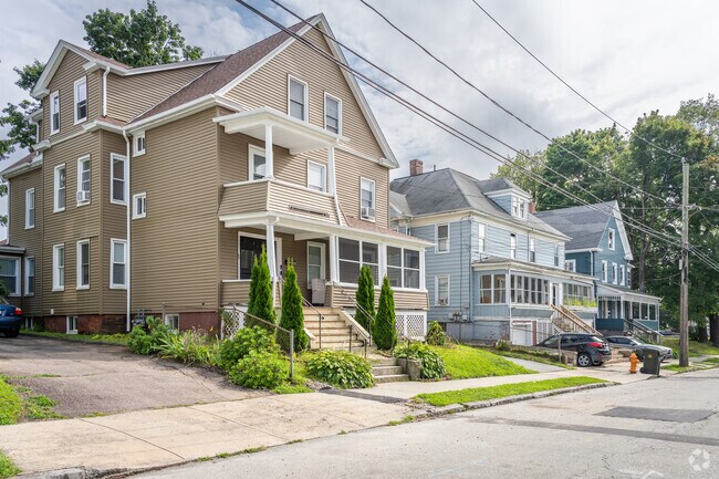 Throughout Williams, CT, you can discover a row of Colonial home styles.