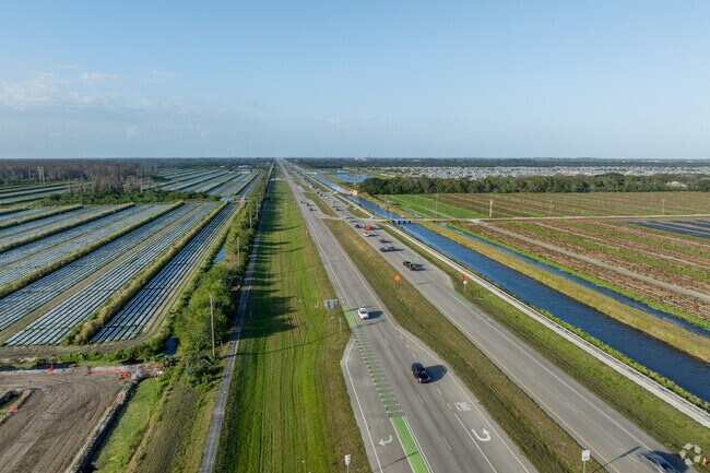 Highway 441 allows Valencia Sound residents to travel easily through the area.