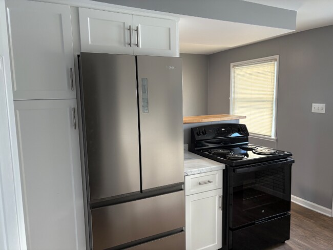 136 Kenview Ave unit Left, Buffalo, NY 14217 - photo 5