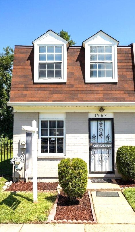 1967 Dutch Village Dr, Hyattsville, MD 20785