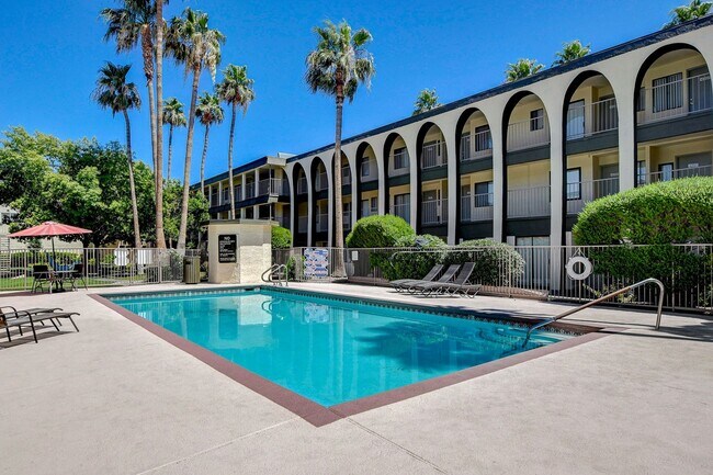 Paradise Royale | Apartments For Rent in Las Vegas, NV