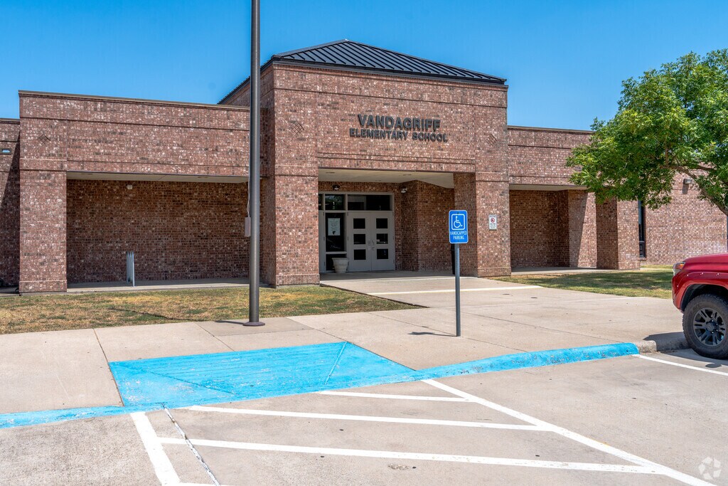 Vandagriff Elementary School, Rankings & Reviews - Homes.com