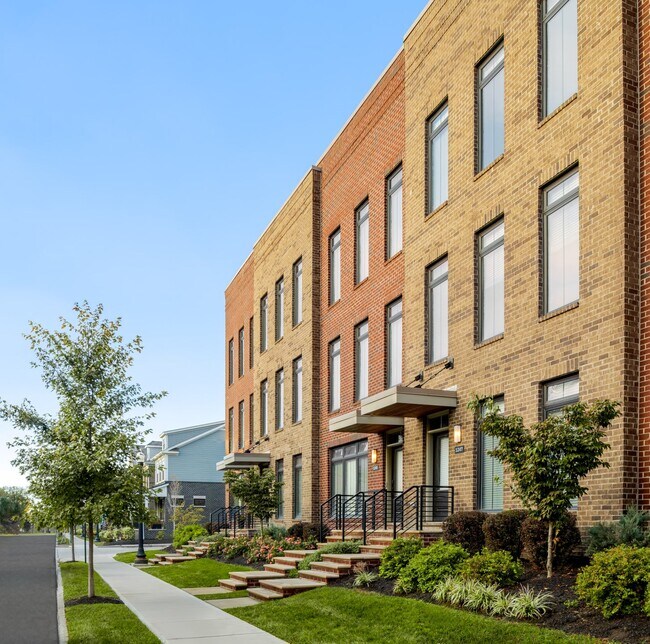 506 Riverfront Ln unit 36792546, Columbus, OH 43201 - photo 5