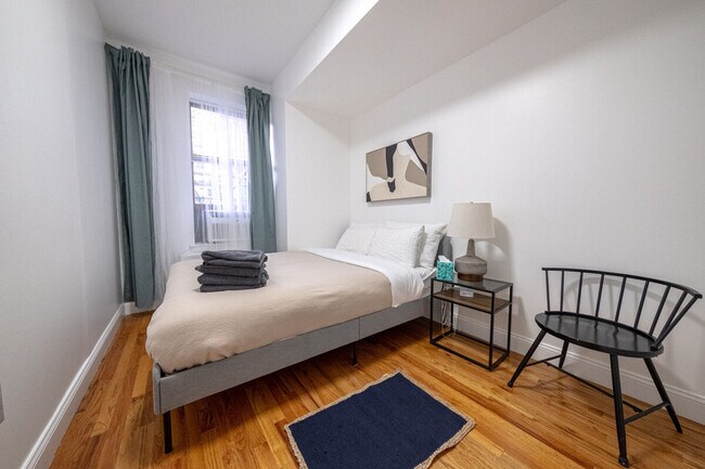 305 E 95th St unit ID1032002P, New York, NY 10128 - photo 6