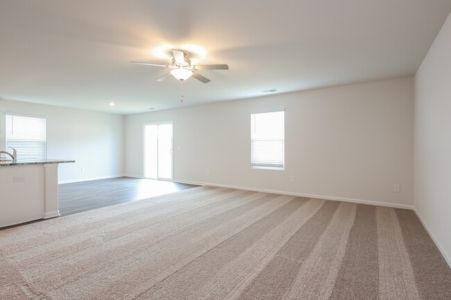 2123 Southlea Dr, Inman, SC 29349 - photo 2