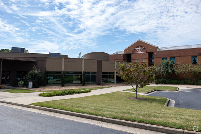 Eastside Christian School serves students K-8th grade.
