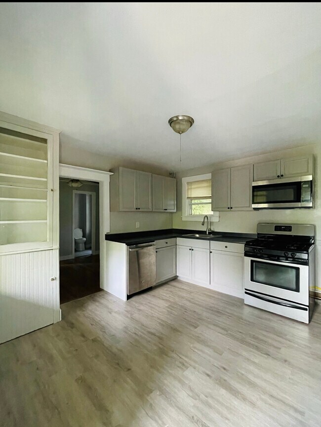 8 Gaynor Place Unit 1, Vernon, CT 06066