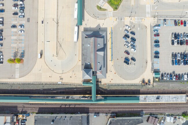 The Anderson/Woburn commuter rail station is a hub for commuters alike living in Mishawum.