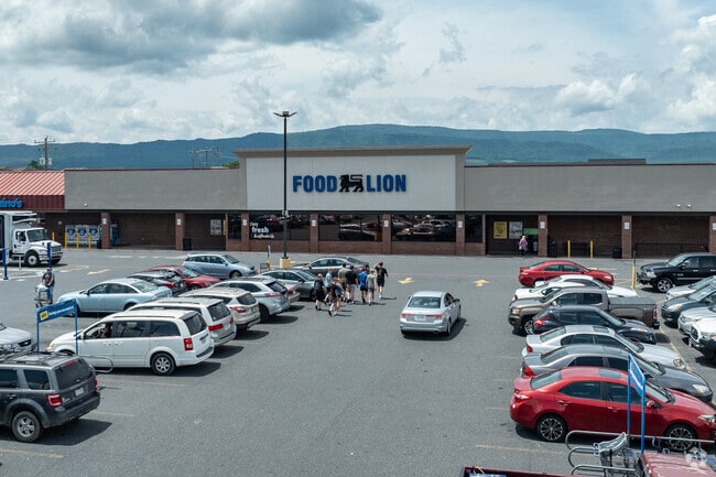 Food Lion is where residents of Massanutten shop for groceries.