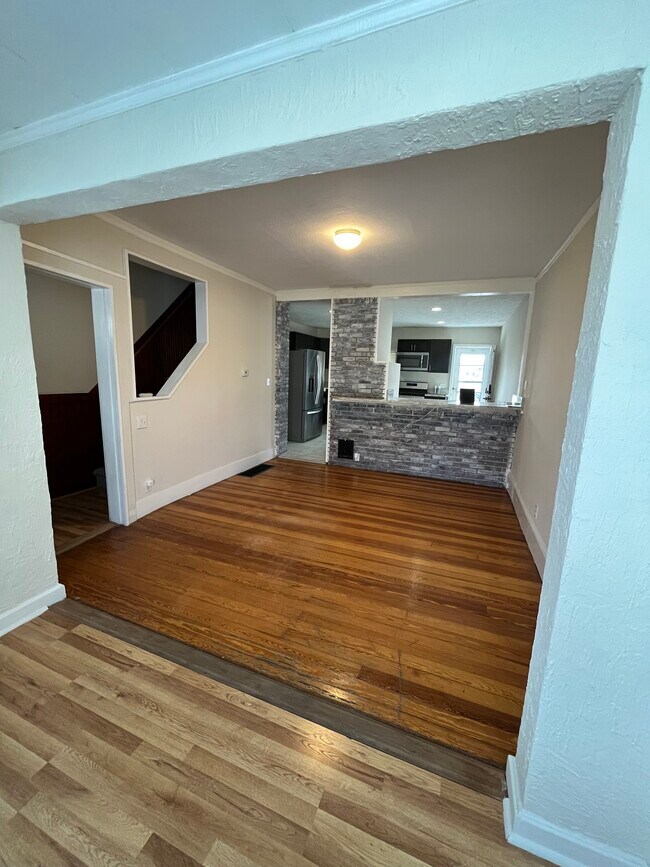 Livingroom & Bartop (3/3)